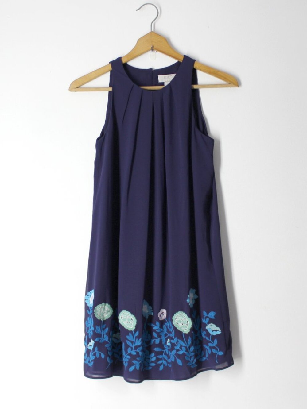 NWT LOFT Blue Floral Embroidered Sleeveless Boho Swing Trapeze Dress 00P